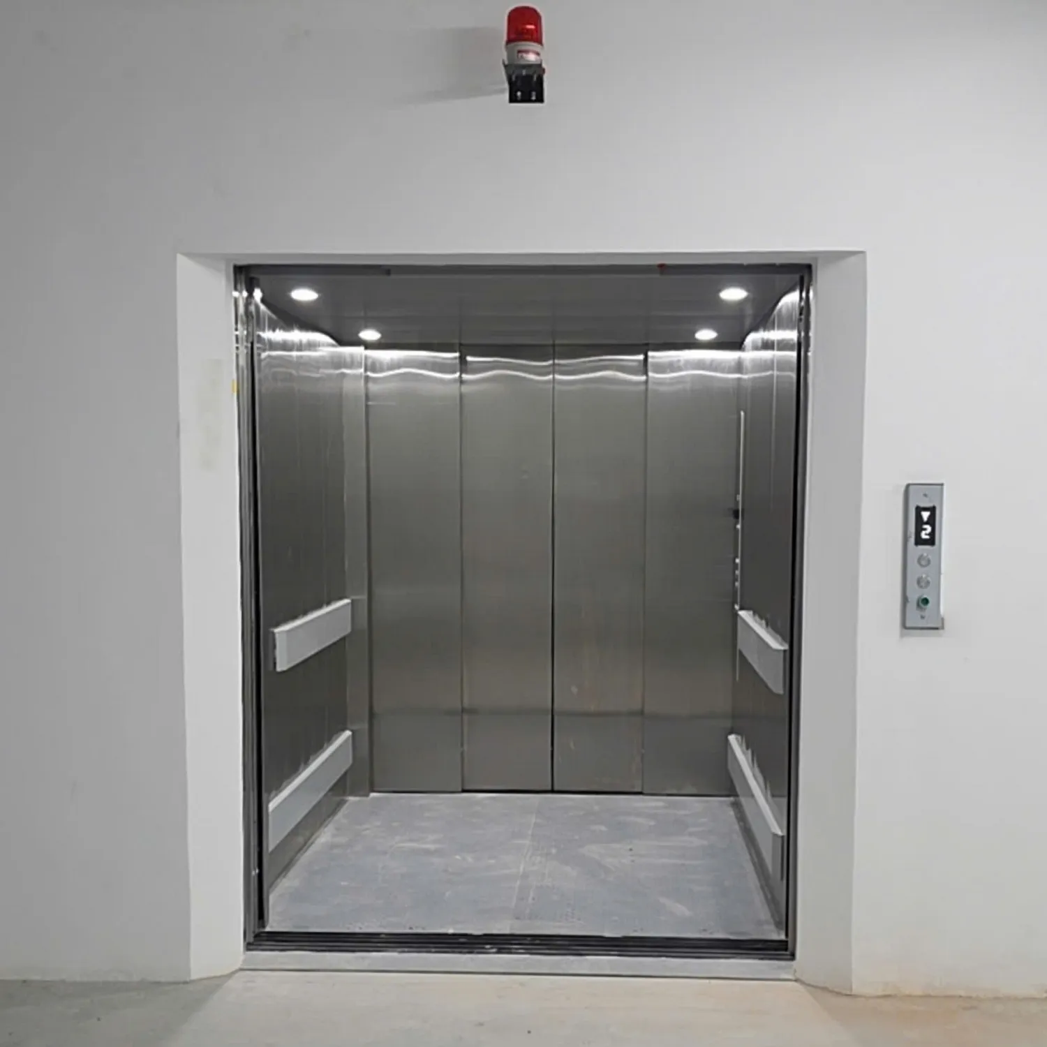 Thang máy tải hàng cửa tự động tải trọng 3000kg - NT-P3000-4Co2000-3-E60