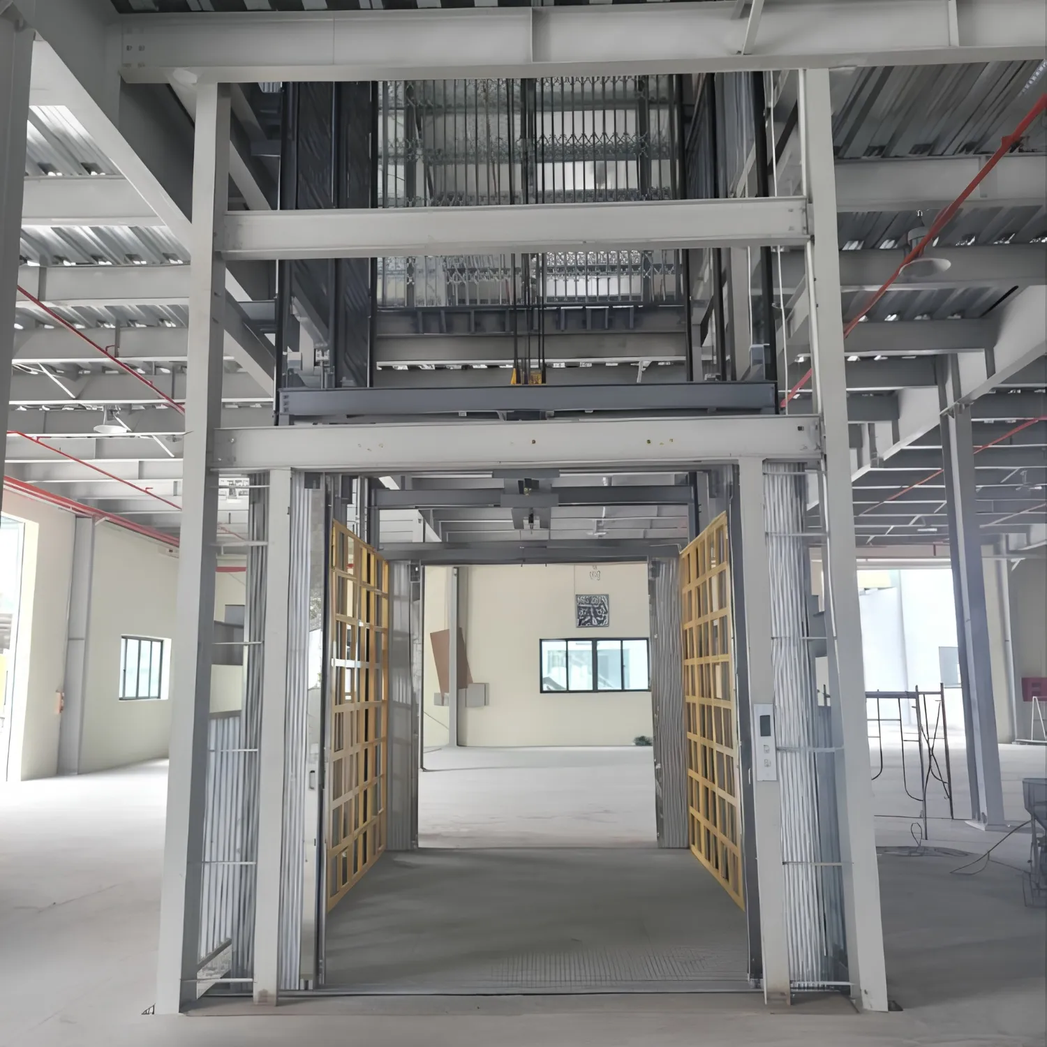 Thang máy tải hàng cửa xếp tải trọng 5000kg - NT-P5000-2200-2