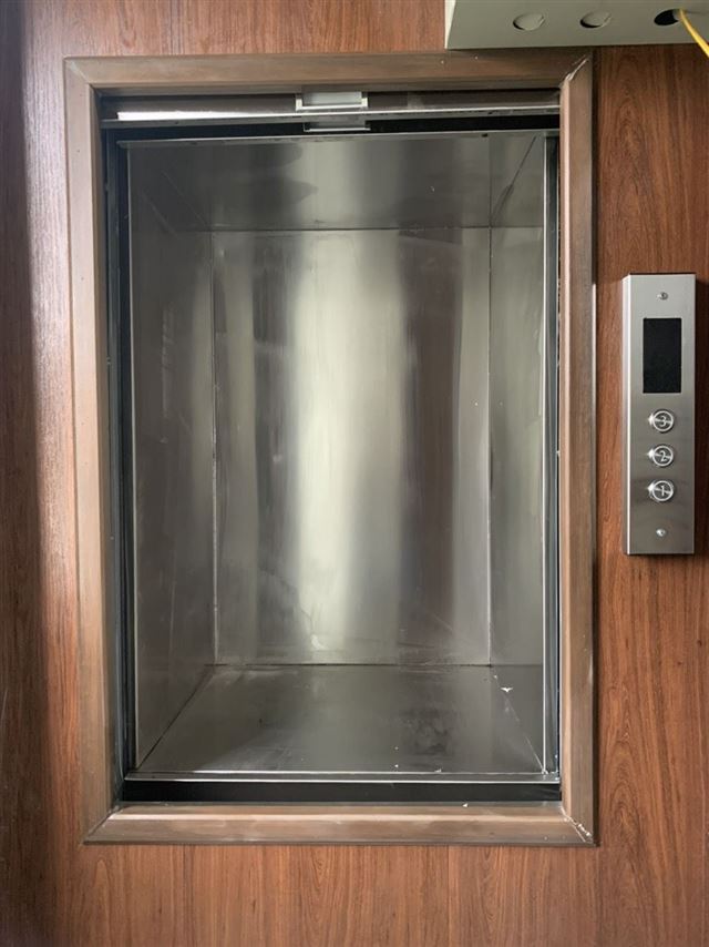 Thang máy tải thực phẩm 150kg 03 điểm dừng