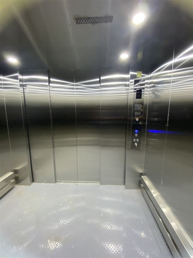 Thang máy tải hàng kèm người NT-KN-F2500-4CO